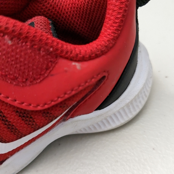 Little Boys fire engine red Nike hook & loop (Velcro)sneakers. SZ 4C.DOWNSHIFTER - Picture 10 of 10